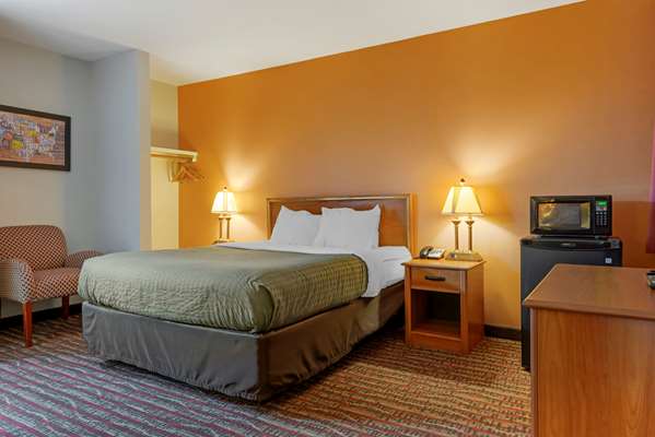  - Econo Lodge Lakeside Marquette