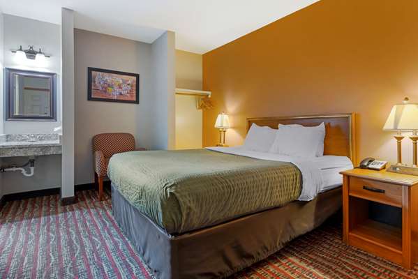  - Econo Lodge Lakeside Marquette
