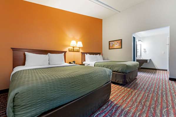  - Econo Lodge Lakeside Marquette