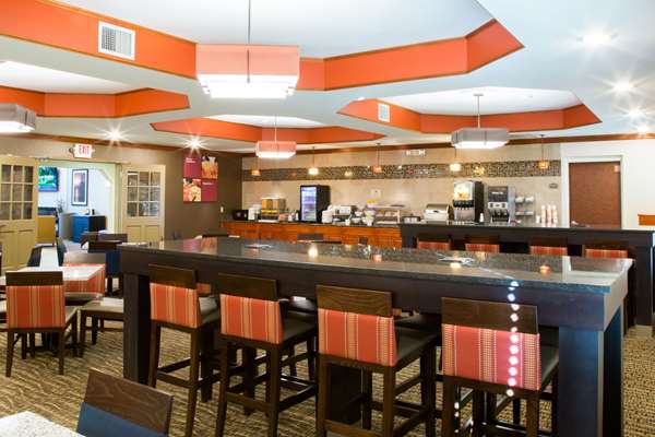 Amenities - Comfort Suites South Grand Rapids