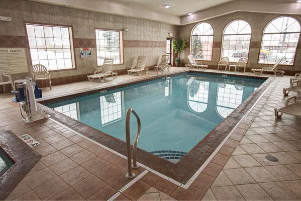Pool - Comfort Suites South Grand Rapids