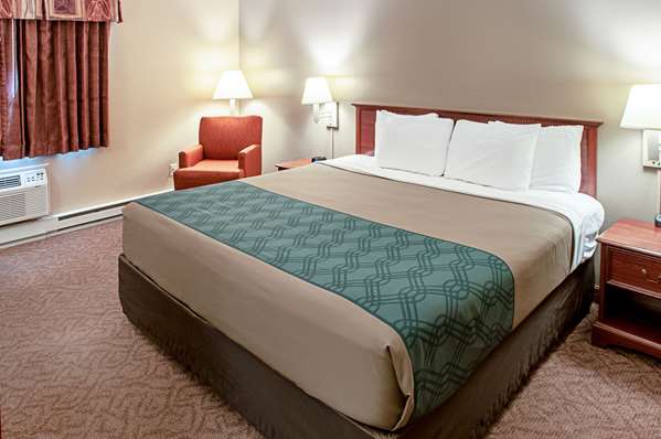  - Econo Lodge on the Bay Menominee