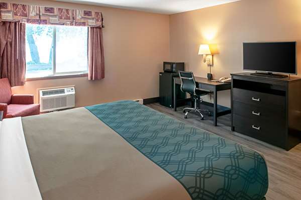  - Econo Lodge on the Bay Menominee