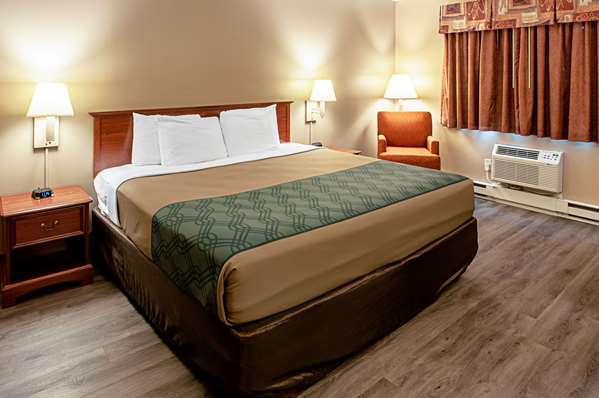  - Econo Lodge on the Bay Menominee