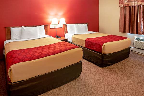  - Econo Lodge on the Bay Menominee