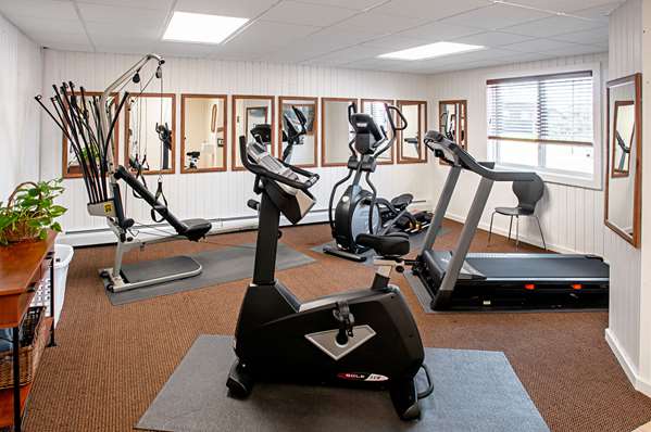Fitness/ Exercise Room - Econo Lodge on the Bay Menominee