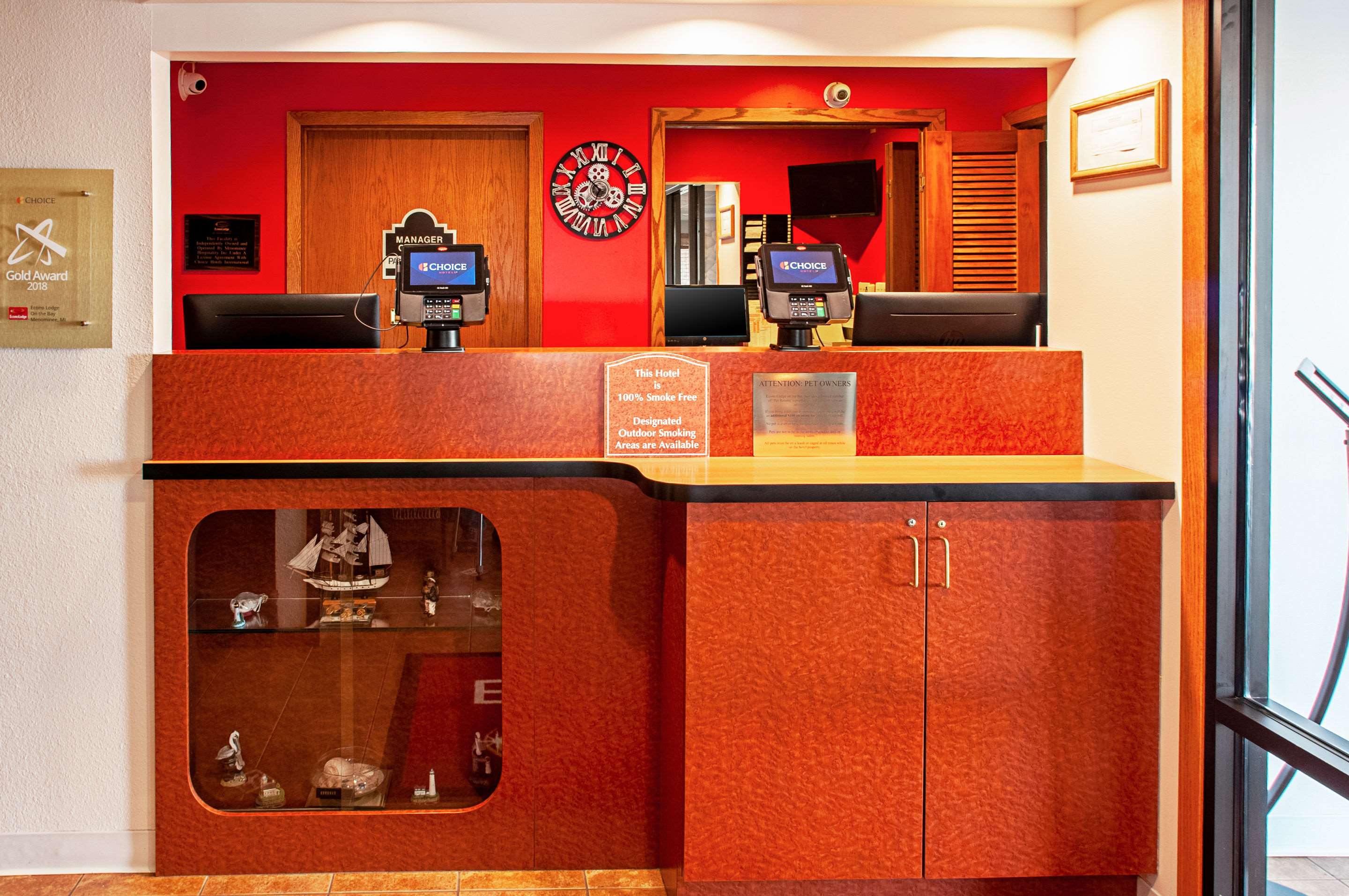 Hotel lobby | Econo Lodge On the Bay