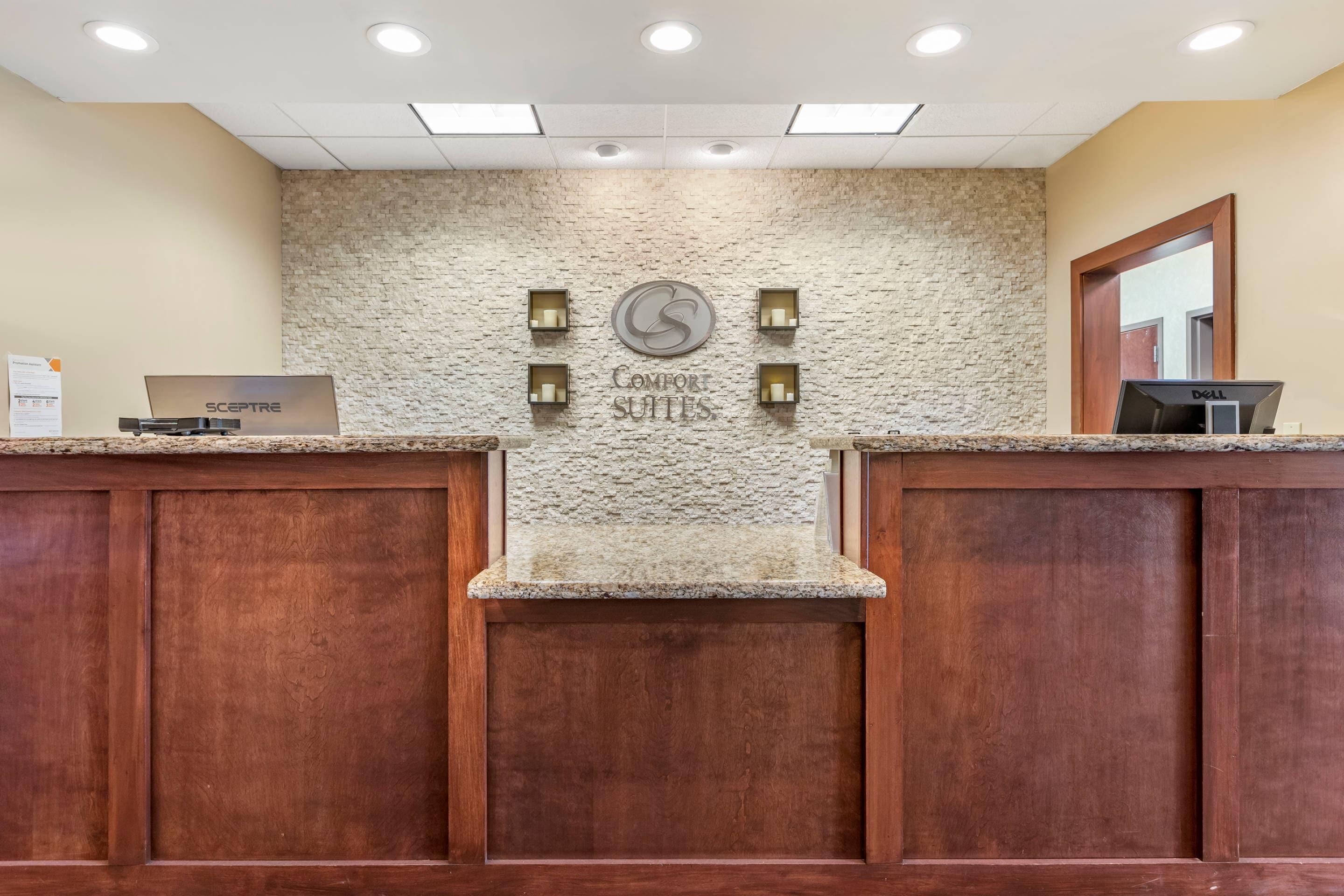 Front desk | Comfort Suites Grand Rapids North