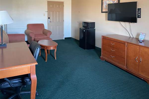 Suite - Econo Lodge Kalamazoo - I-94, Exit 80