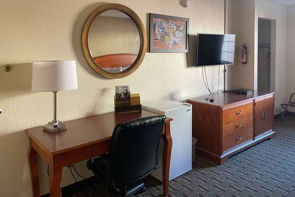  - Econo Lodge Kalamazoo - I-94, Exit 80