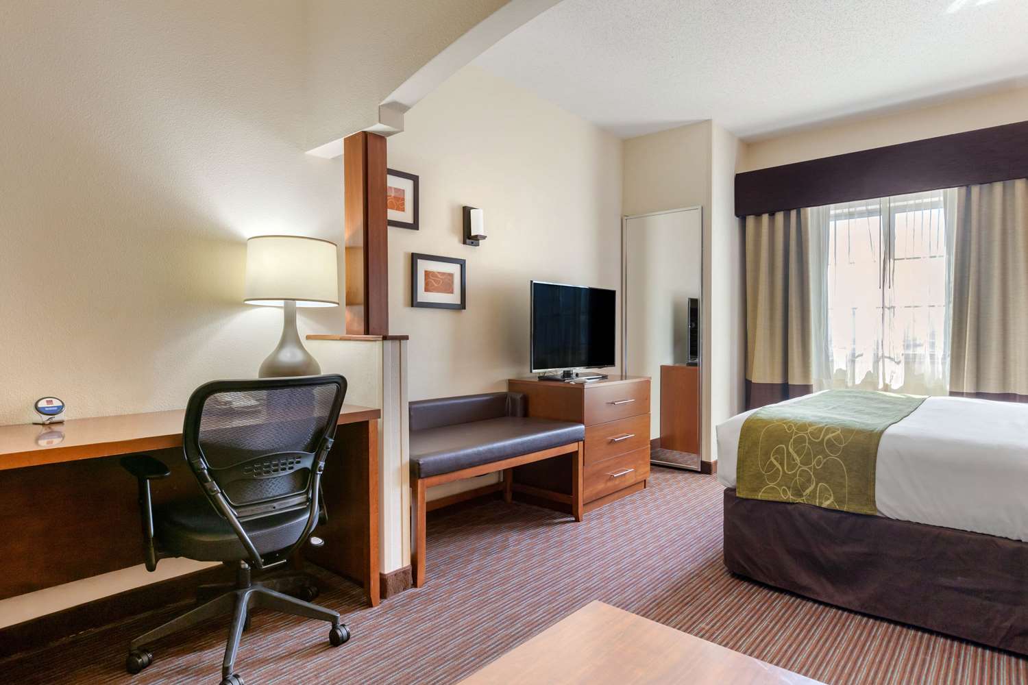 Comfort Suites Stevensville I94, Exit 23, MI See Discounts