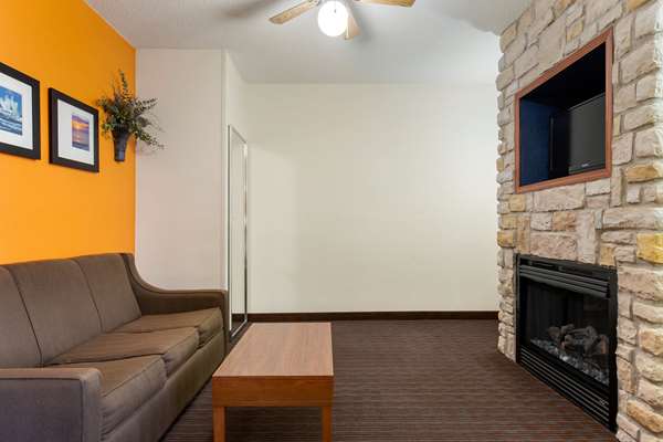 Suite - Comfort Suites Stevensville - I-94, Exit 23