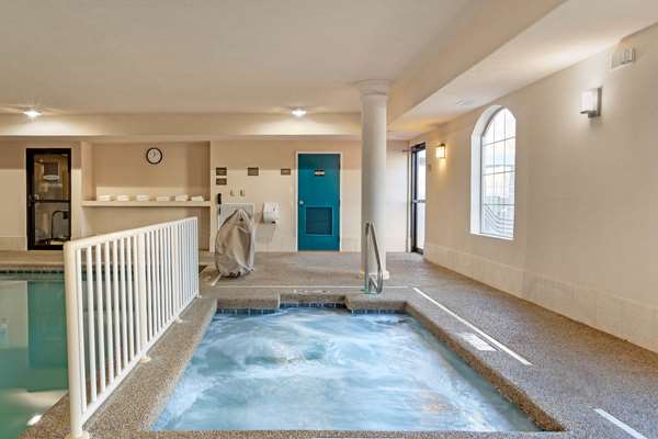 Pool - Comfort Suites Stevensville - I-94, Exit 23