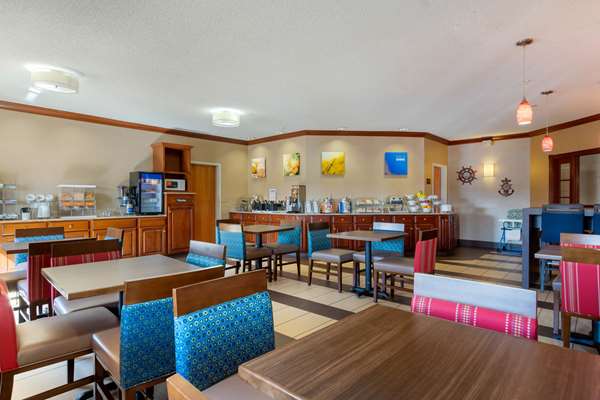 Amenities - Comfort Suites Stevensville - I-94, Exit 23