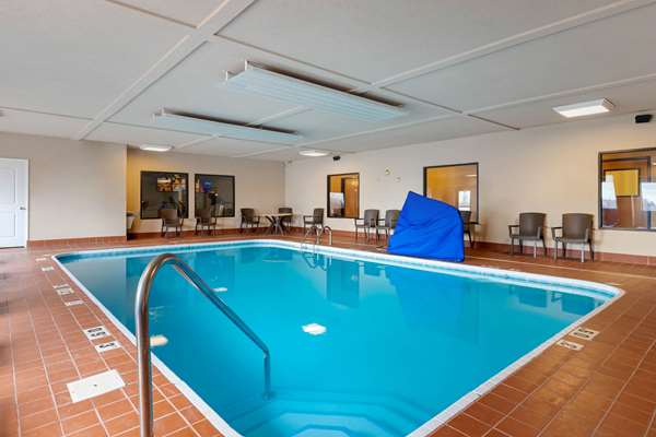 Pool - Comfort Suites South Haven