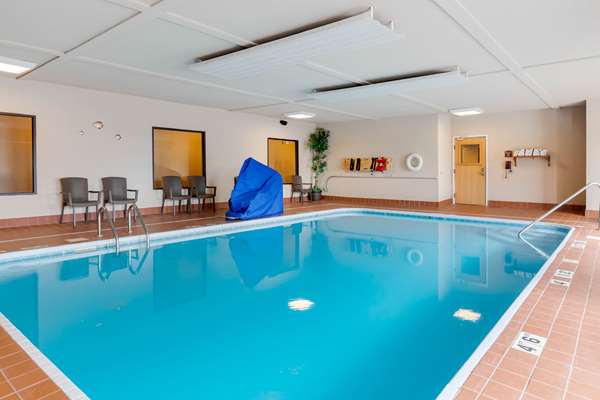 Pool - Comfort Suites South Haven