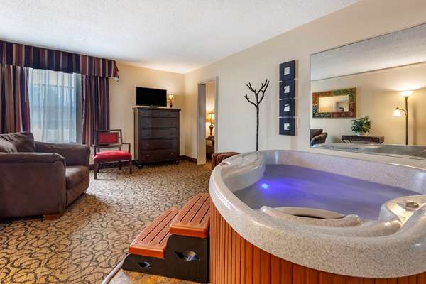 Suite - Quality Inn & Suites Escanaba