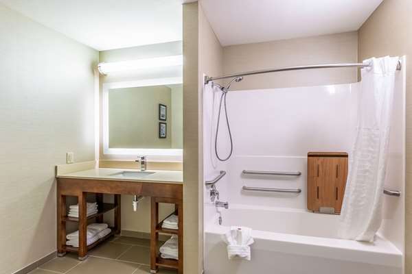  - Comfort Suites Escanaba