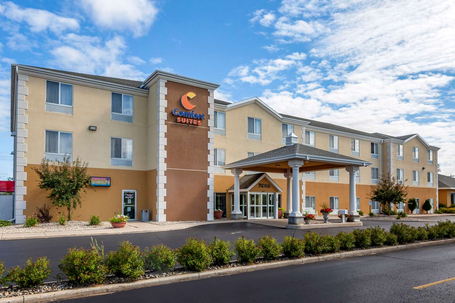 Comfort Suites Escanaba, MI See Discounts