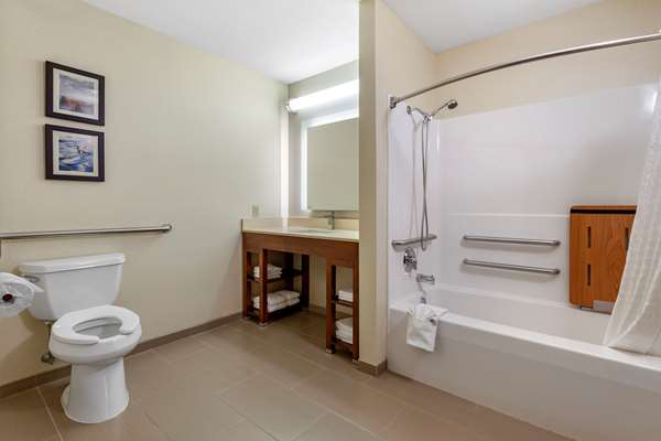 Suite - Comfort Suites Escanaba