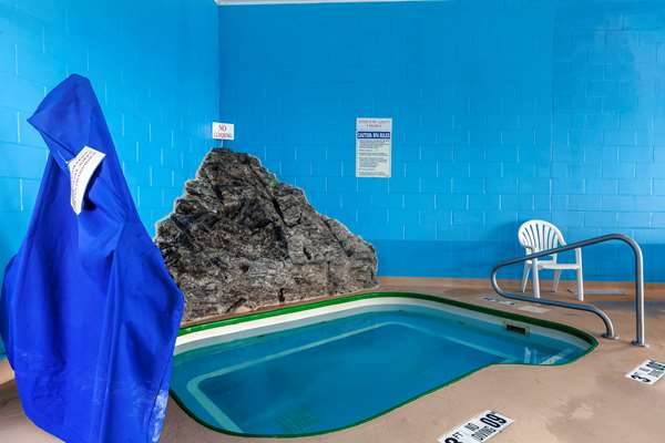 Pool - Comfort Suites Escanaba