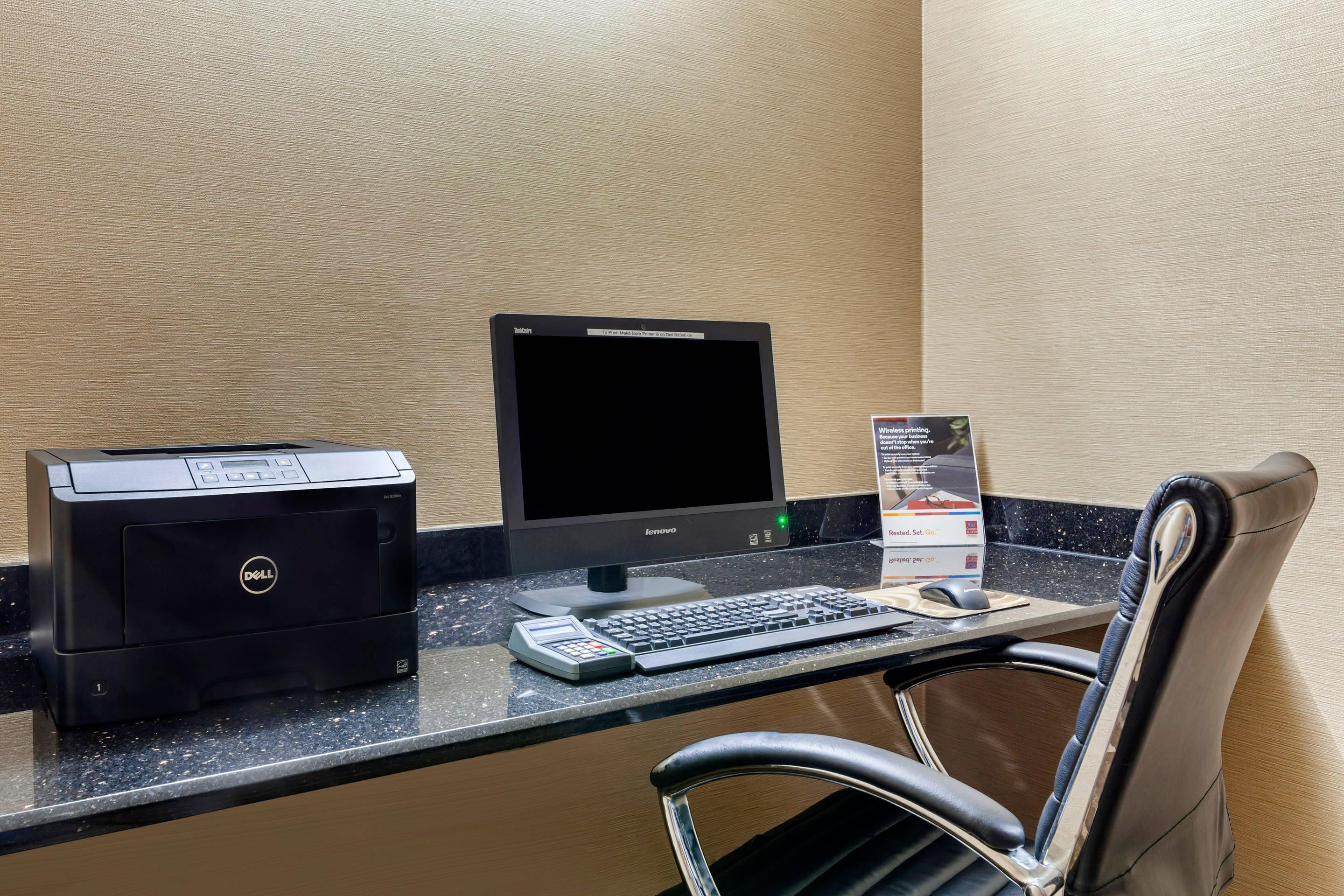Business center | Comfort Suites Escanaba
