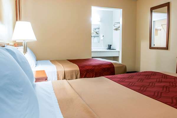  - Econo Lodge Paw Paw