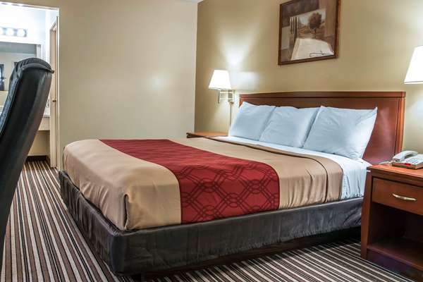  - Econo Lodge Paw Paw