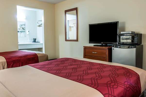  - Econo Lodge Paw Paw