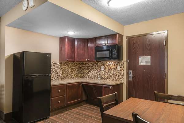 Suite - Comfort Inn Bay City