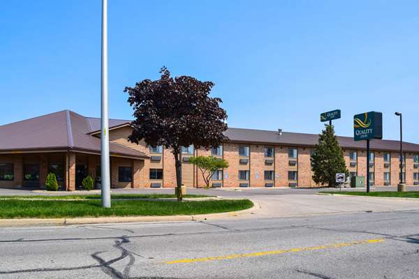 Exterior view - Quality Inn & Suites Dundee