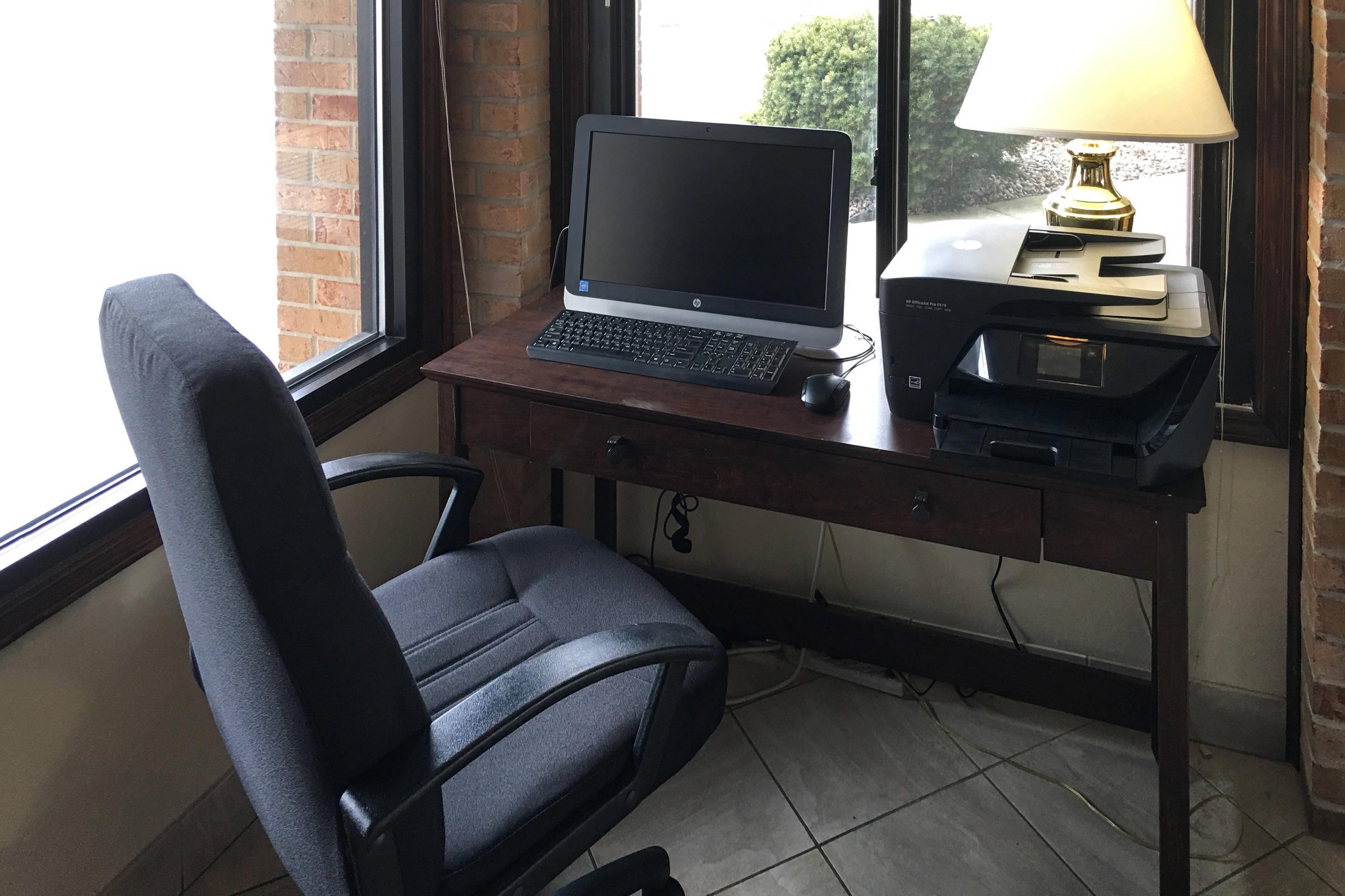 Business center | Quality Inn Dundee