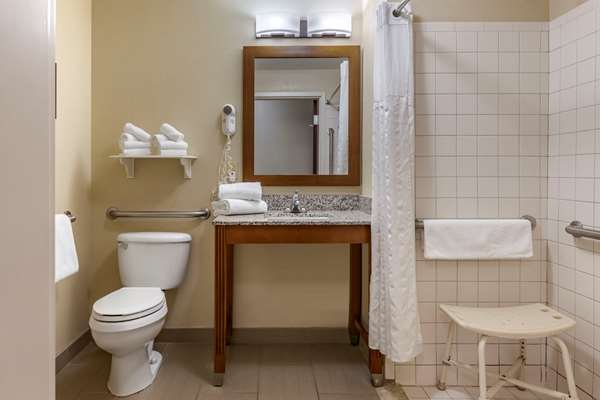  - Comfort Inn Warren
