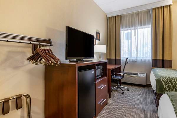  - Comfort Inn Warren