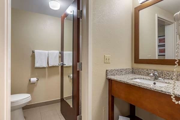  - Comfort Inn Warren