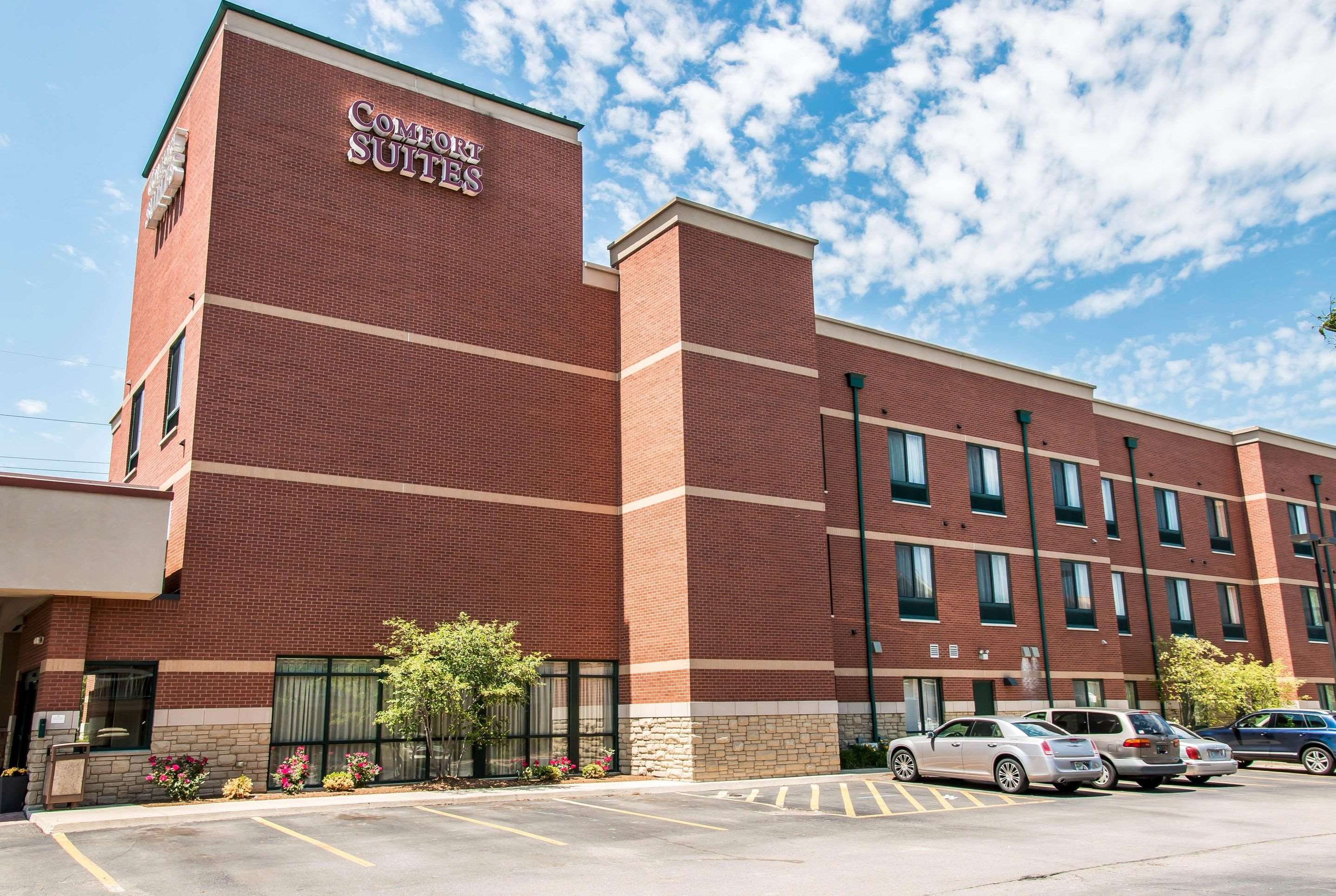 Hotel exterior | Comfort Suites Canton