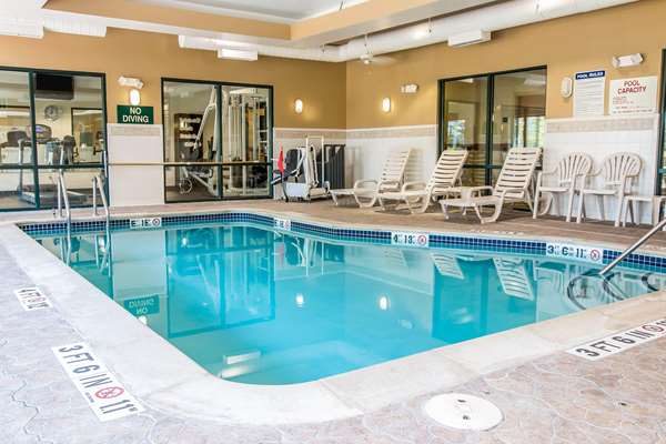 Pool - Comfort Suites Canton - I-275, Exit 25