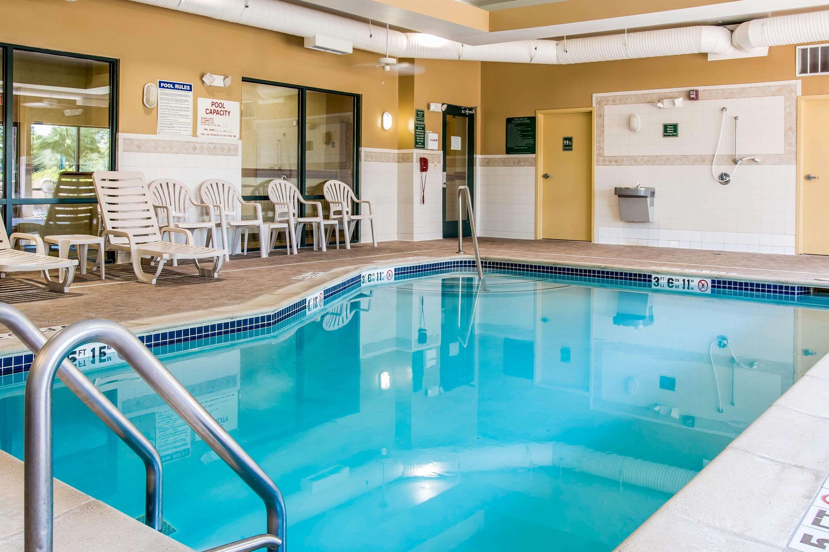 Indoor heated pool | Comfort Suites Canton