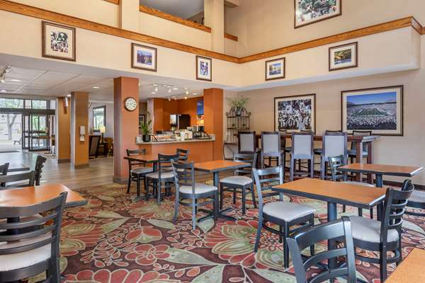Amenities - Comfort Inn Okemos