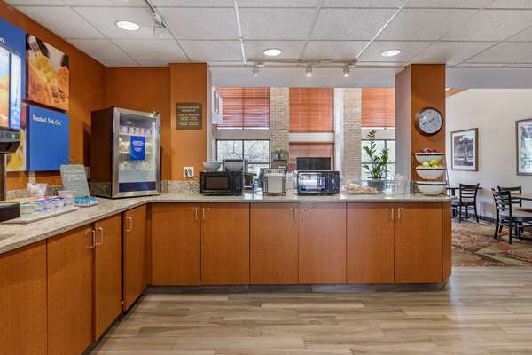 Amenities - Comfort Inn Okemos