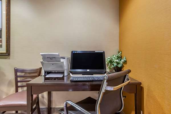 Conference Area - Comfort Inn Okemos
