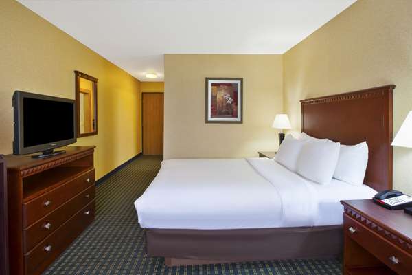  - Quality Inn Marshall