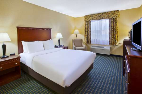  - Quality Inn Marshall