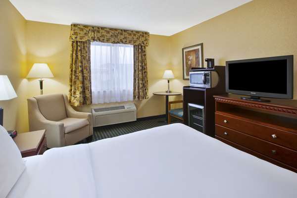  - Quality Inn Marshall