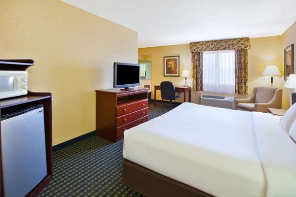  - Quality Inn Marshall