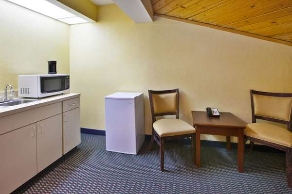  - Quality Inn Marshall