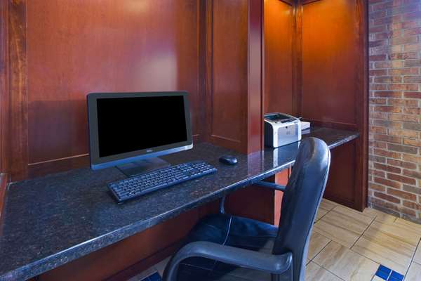 Conference Area - Quality Inn Marshall