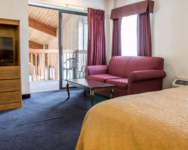 Suite - Quality Inn Hudsonville