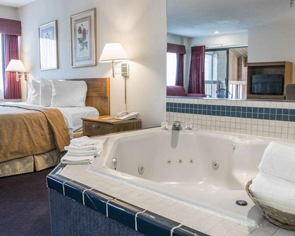 Suite - Quality Inn Hudsonville