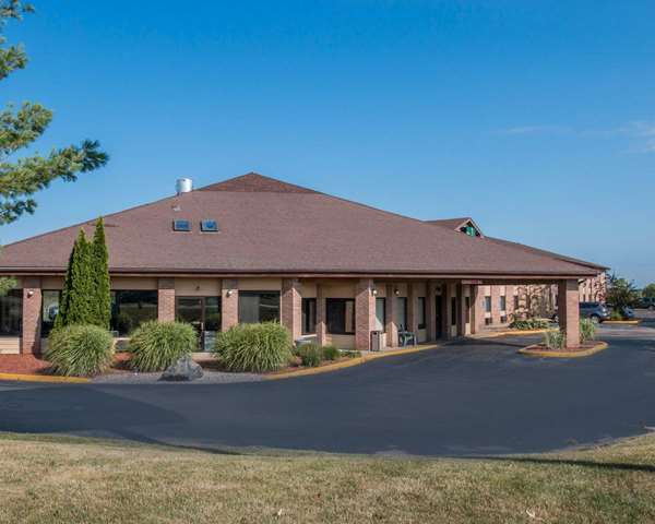 Exterior view - Quality Inn Hudsonville